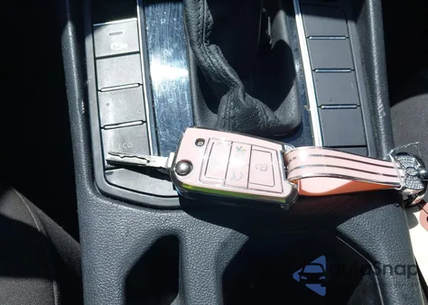 2019 Volkswagen Jetta 1.4T R-Line/1.4T S/1.4T Se z USA, uszkodzony, nr VIN 3VWC57BU8KM090633